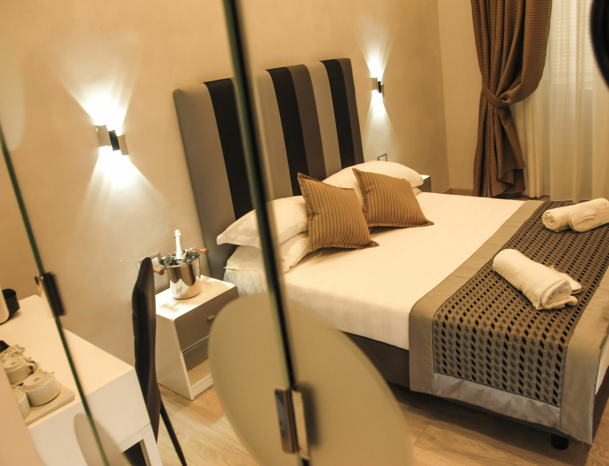 Roma Veneto Relais Hotel Exterior photo